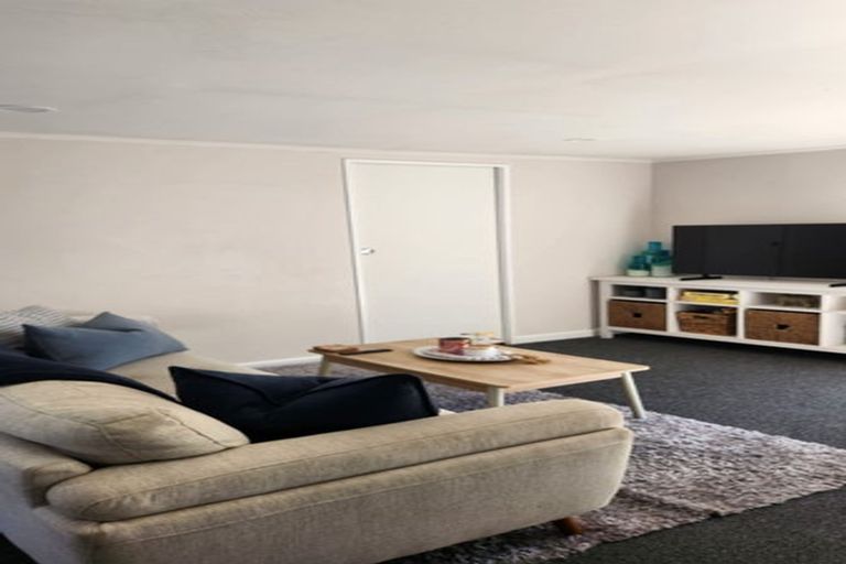 Photo of property in 323 Mazengarb Road, Paraparaumu, 5032