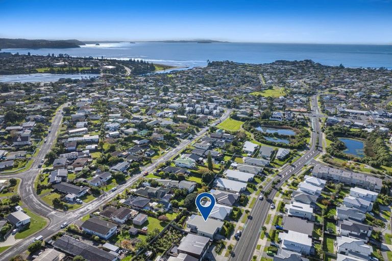 Photo of property in 26 Kukuwai Avenue, Red Beach, 0932
