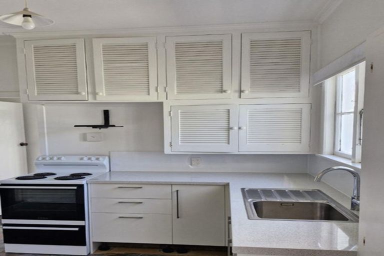 Photo of property in 18 Newton Street, Fitzroy, New Plymouth, 4312