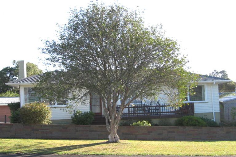 Photo of property in 260 Hepburn Road, Glendene, Auckland, 0602