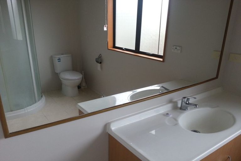Photo of property in 2/9 Richard Avenue, Bucklands Beach, Auckland, 2014
