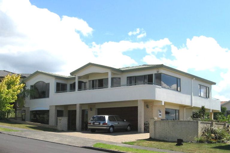 Photo of property in 11 Tornado Place, West Harbour, Auckland, 0618