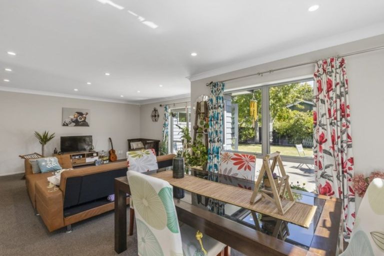 Photo of property in 2/368 Stokes Valley Road, Stokes Valley, Lower Hutt, 5019