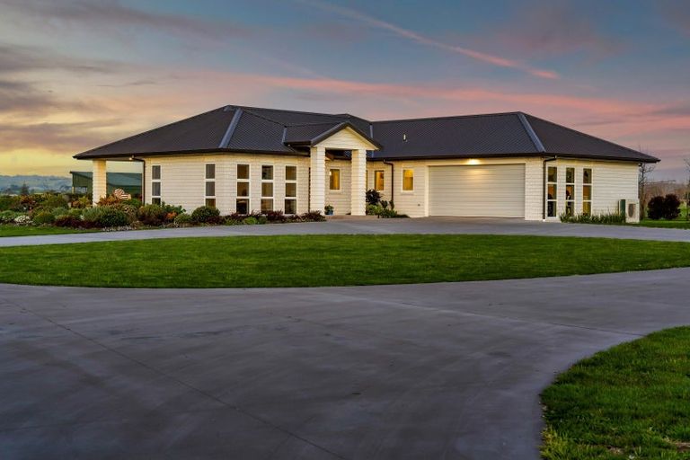 Photo of property in 60 Turangi Road, Motunui, Waitara, 4383