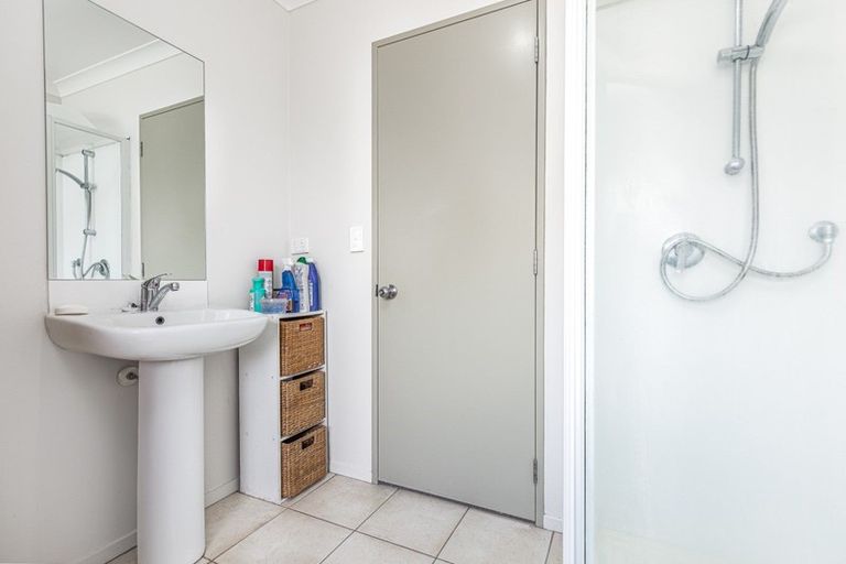 Photo of property in 8 Old Park Place, Takanini, 2112