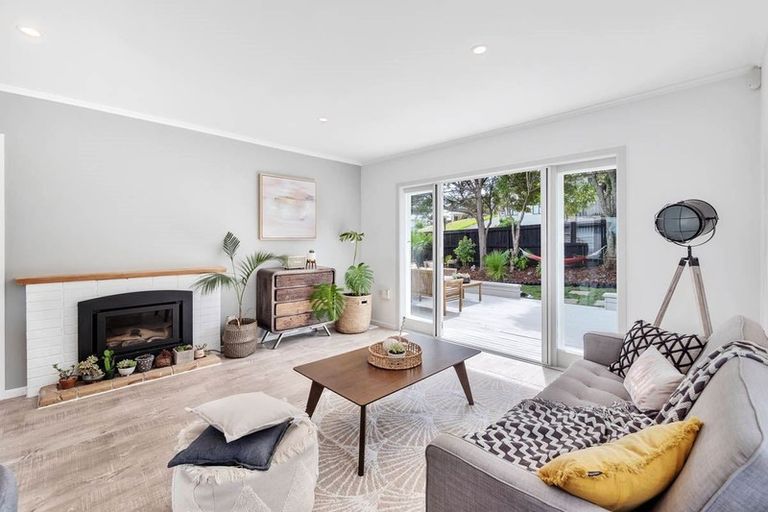 Photo of property in 1/46 Roberts Road, Glenfield, Auckland, 0629