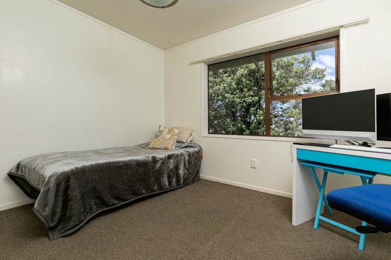 Photo of property in 2 Sandford Street, Campbells Bay, Auckland, 0630