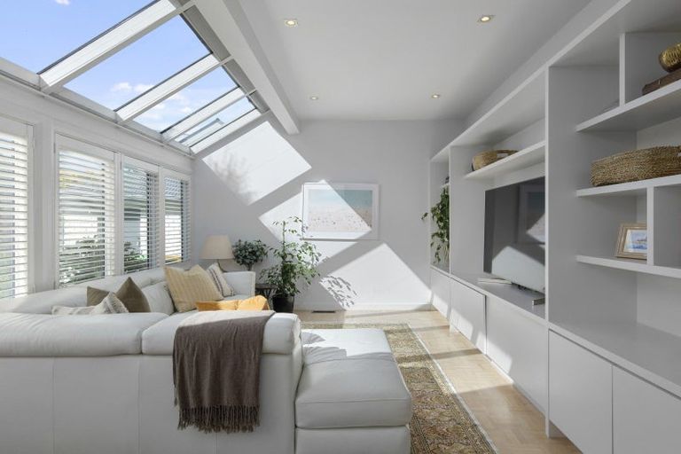 Photo of property in 43 Jacksons Road, Lyttelton, 8082