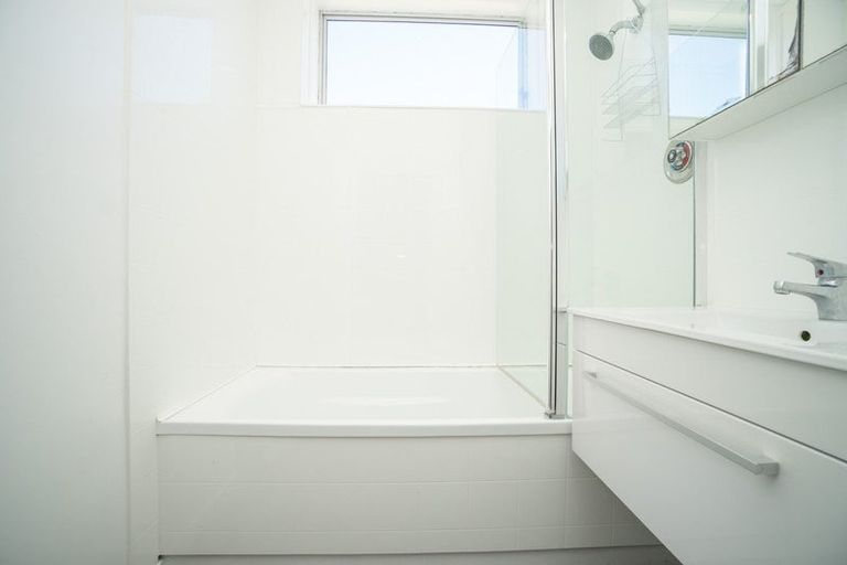 Photo of property in 16 Papakowhai Court, West End, Palmerston North, 4412