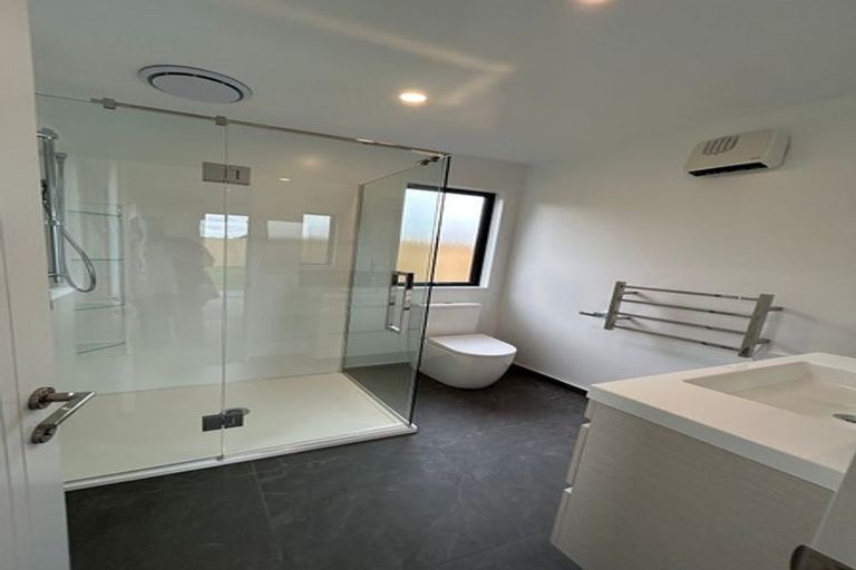 Photo of property in 18 Lorenzos Lane, Halswell, Christchurch, 8025