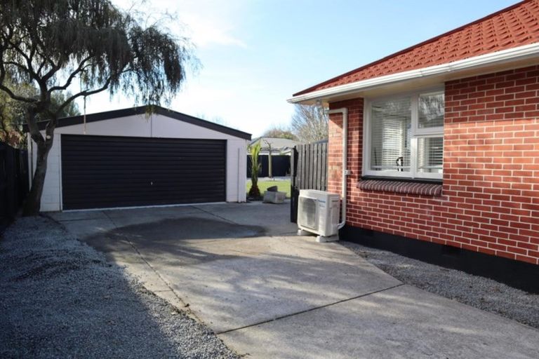 Photo of property in 338 Memorial Avenue, Burnside, Christchurch, 8053