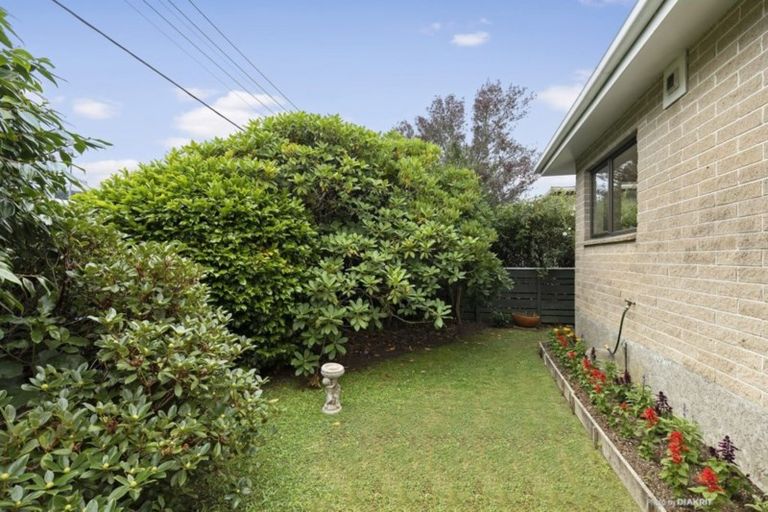 Photo of property in 1/271 Karori Road, Karori, Wellington, 6012