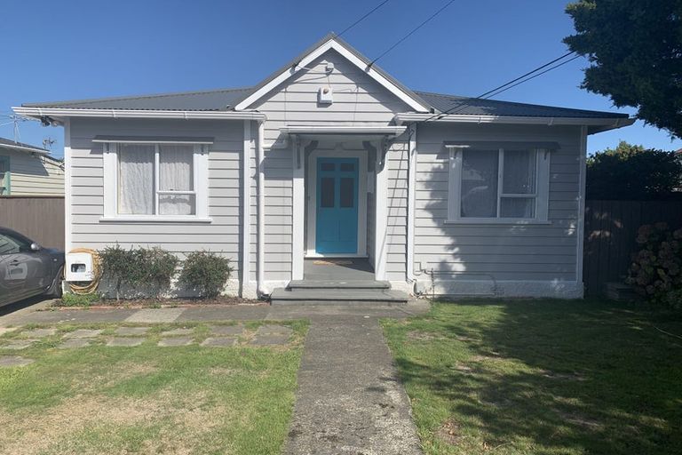 Photo of property in 16 York Street, Moera, Lower Hutt, 5010
