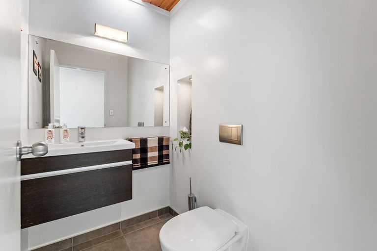 Photo of property in 32 Vipond Road, Stanmore Bay, Whangaparaoa, 0932