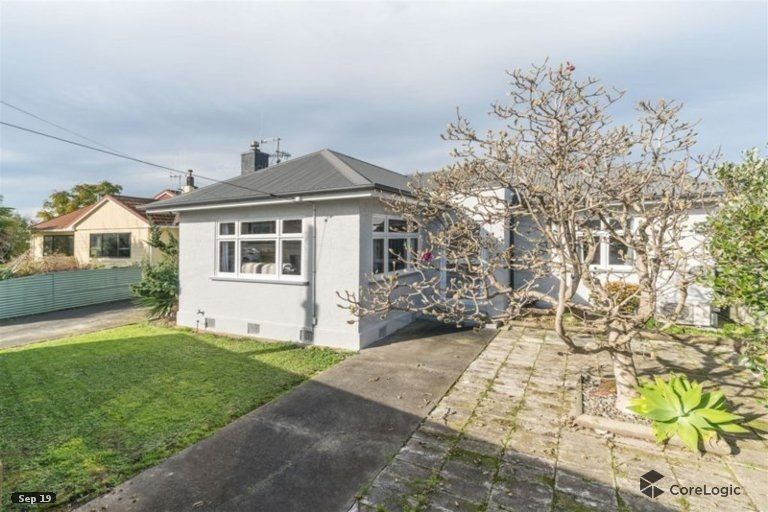 Photo of property in 22 East Street, Terrace End, Palmerston North, 4410