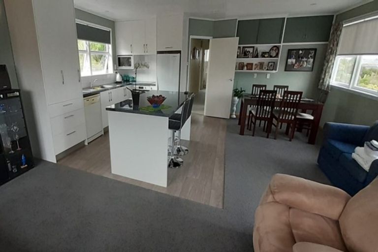 Photo of property in 31 Yorke Road, Haruru, 0204