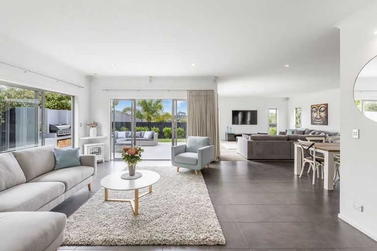 Photo of property in 204 Schnapper Rock Road, Schnapper Rock, Auckland, 0632