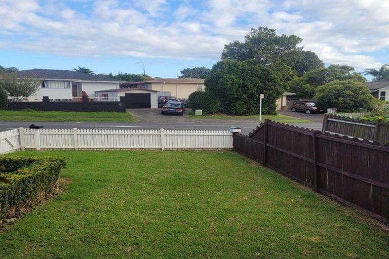 Photo of property in 1/72 Casuarina Road, Half Moon Bay, Auckland, 2012