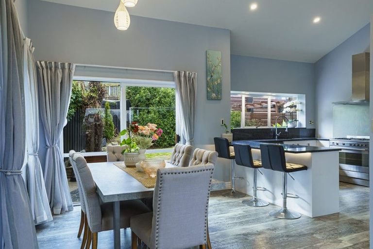 Photo of property in 3 Sealy Road, Bluff Hill, Napier, 4110