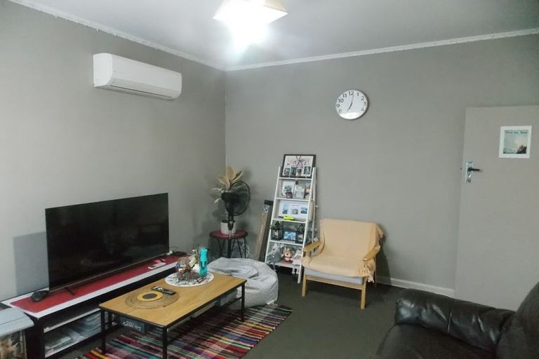 Photo of property in 21 Rewa Street, Takaro, Palmerston North, 4412