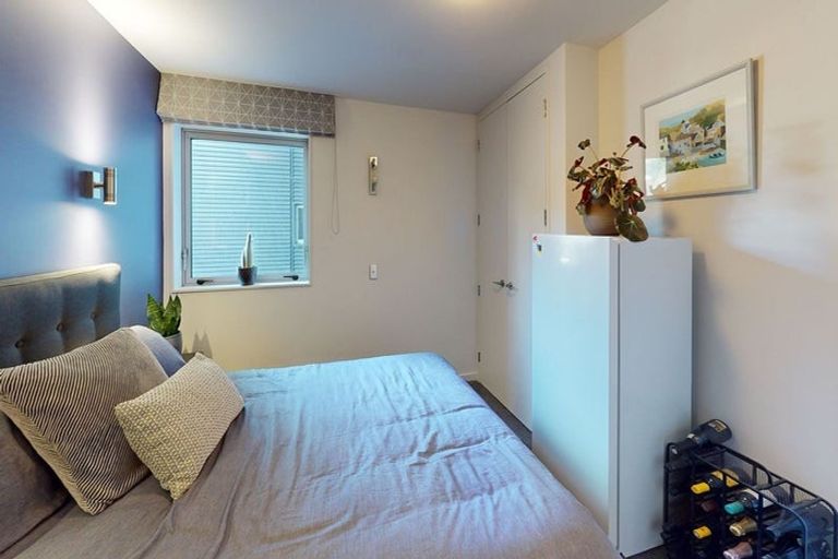 Photo of property in Montreaux Apartments, 1b/164 The Terrace, Wellington Central, Wellington, 6011