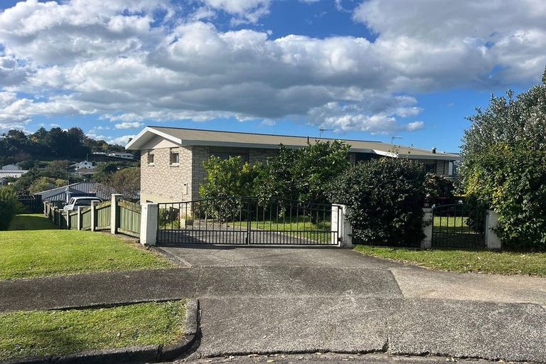 Photo of property in 15 Lorna Place, Brookfield, Tauranga, 3110