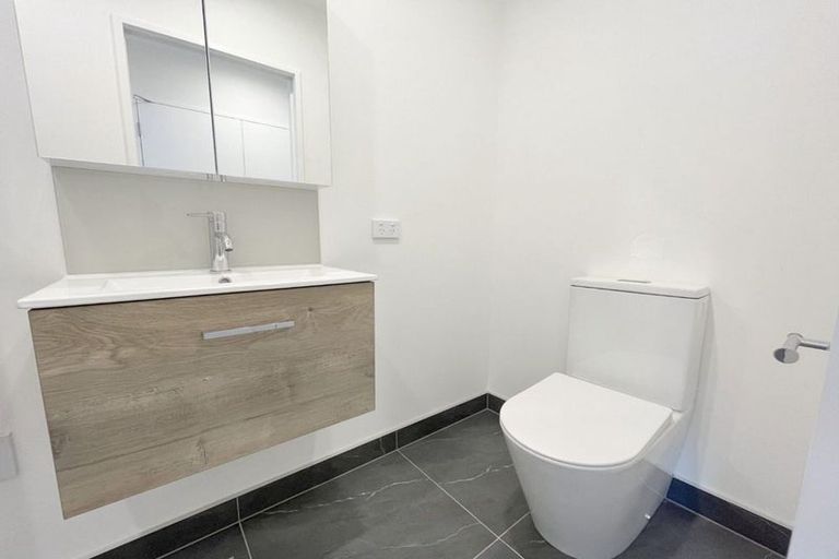 Photo of property in 6/327 Glengarry Road, Glen Eden, Auckland, 0602