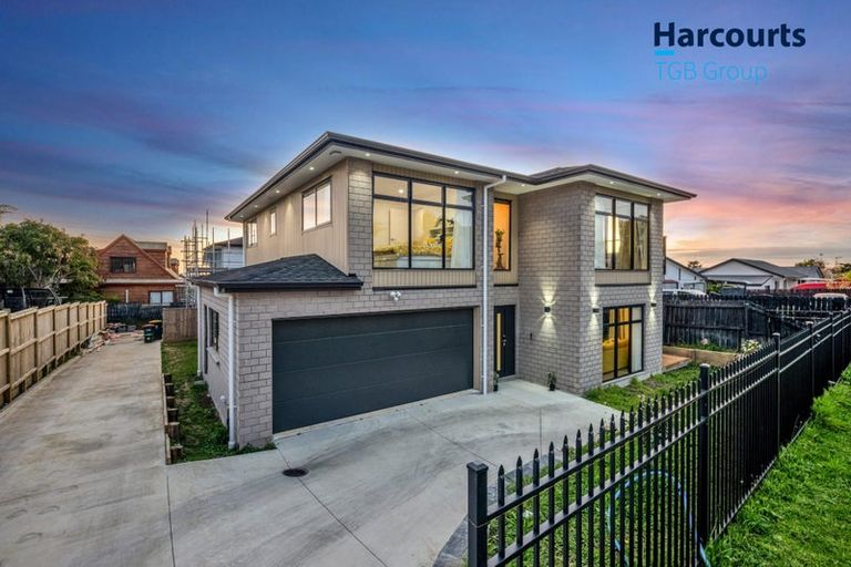 Photo of property in 6a Leven Lane, Totara Heights, Auckland, 2105