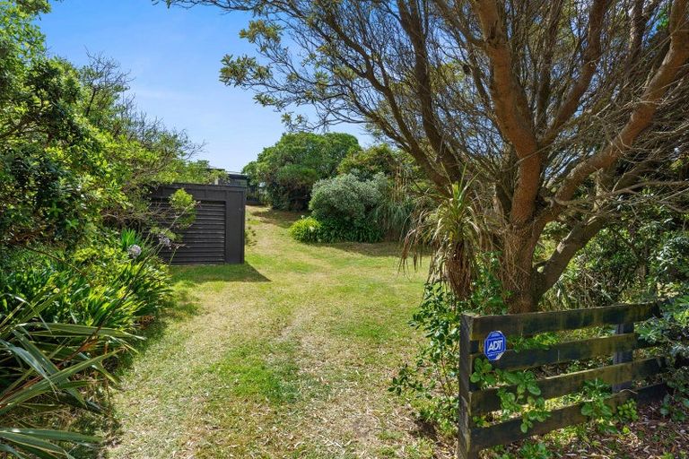 Photo of property in 35 Rodney Avenue, Te Horo Beach, Otaki, 5581