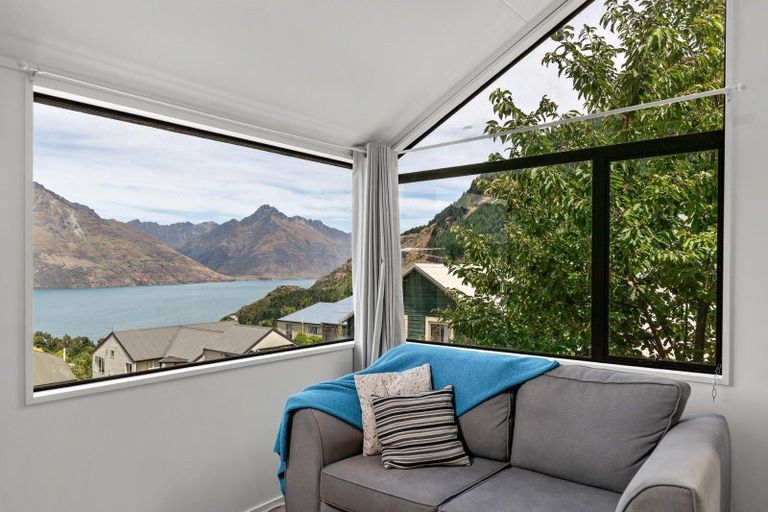 Photo of property in 9b Dart Place, Fernhill, Queenstown, 9300