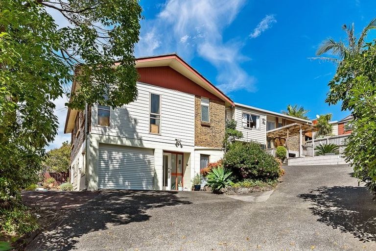 Photo of property in 1/12 Elmira Place, Browns Bay, Auckland, 0630