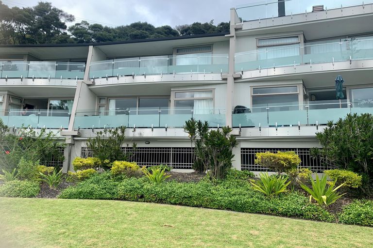 Photo of property in Bridgewater Apartments, 302/7 Te Rangi Cross Road, Paihia, 0200
