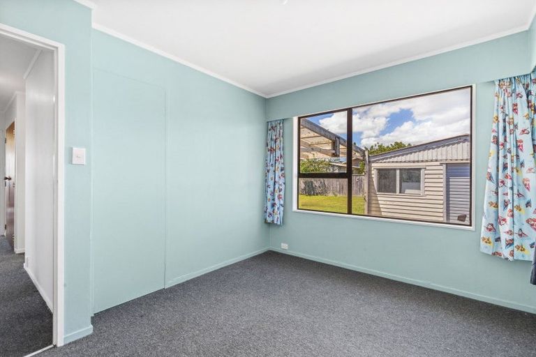 Photo of property in 33 Solway Street, Levin, 5510