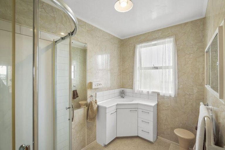 Photo of property in 30 Hartley Terrace, Massey, Auckland, 0614