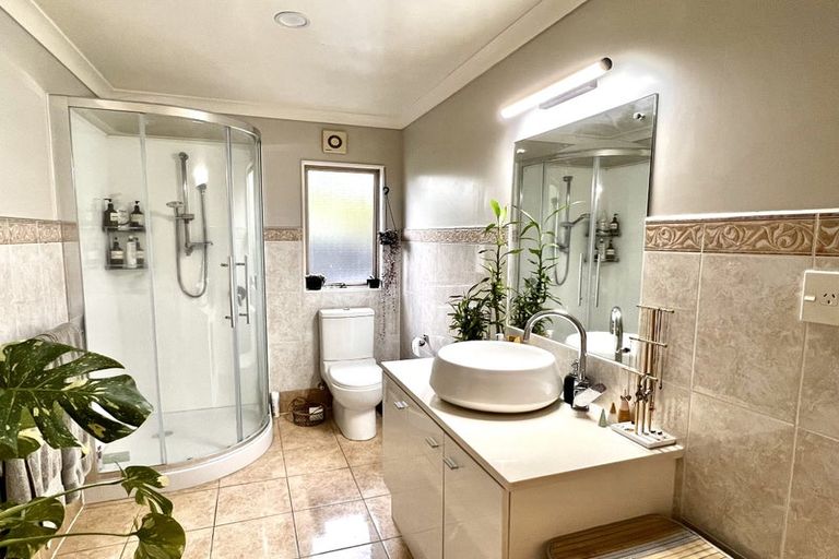 Photo of property in 24 George Deane Place, Greenhithe, Auckland, 0632