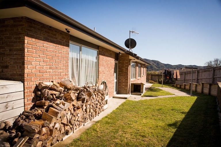 Photo of property in 48 Nelson Crescent, Wainuiomata, Lower Hutt, 5014