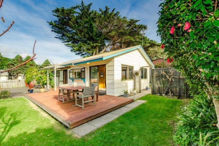 Photo of property in 42a Sunshine Avenue, Paraparaumu, 5032
