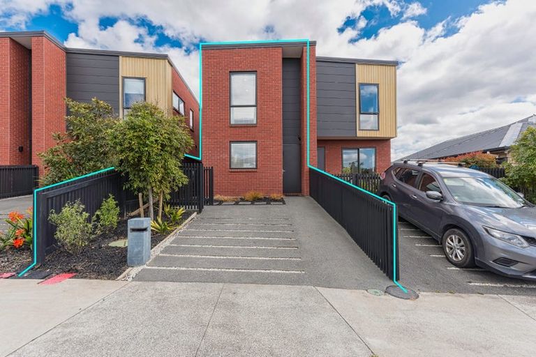 Photo of property in 56 Jane Maree Road, Kumeu, 0810