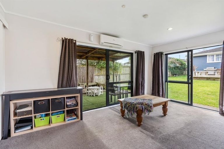 Photo of property in 61 Arimu Road, Papakura, 2110