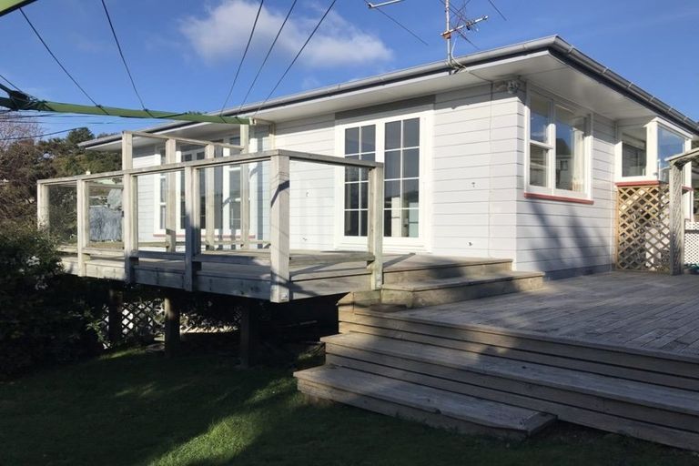 Photo of property in 18 Glen Alton Avenue, Paparangi, Wellington, 6037