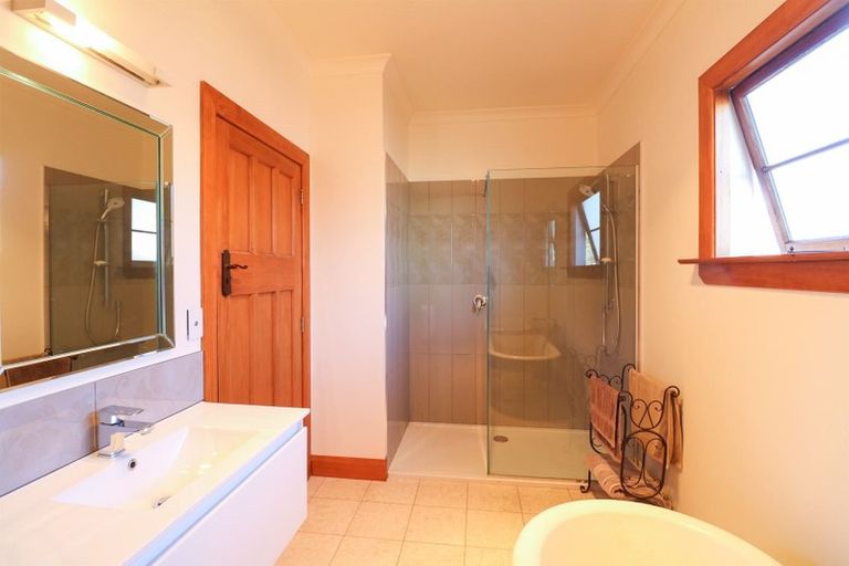 Photo of property in 17 Thackeray Street, Saint Andrews, 7988