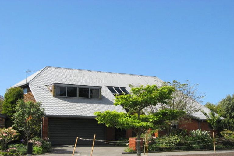 Photo of property in 15 Parkham Drive, Burnside, Christchurch, 8053