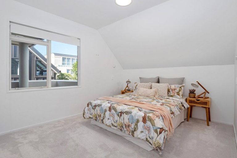 Photo of property in 2/28 The Mall, Mount Maunganui, 3116