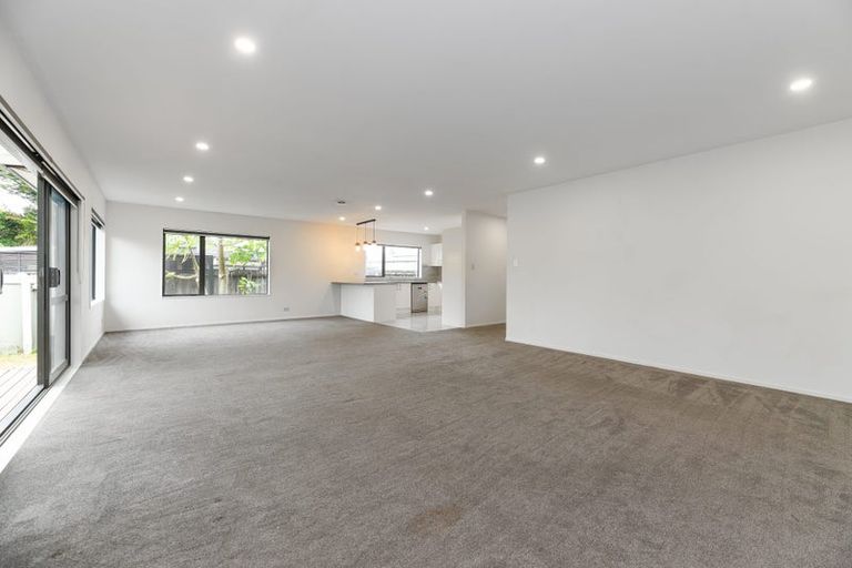 Photo of property in 18b Riverpark Crescent, Henderson, Auckland, 0610