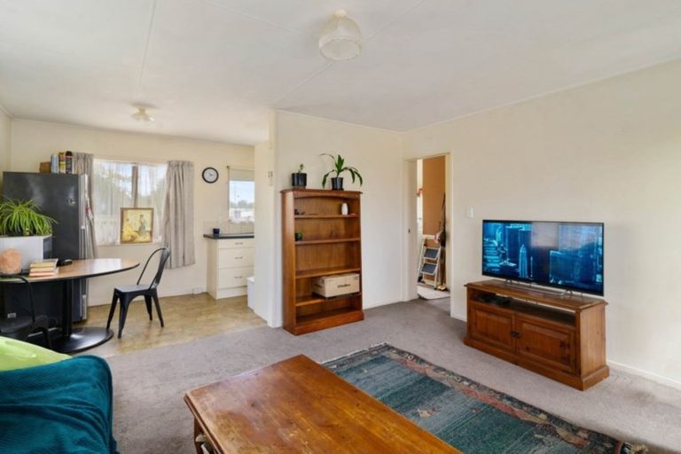 Photo of property in 54a Aquarius Drive, Kawaha Point, Rotorua, 3010