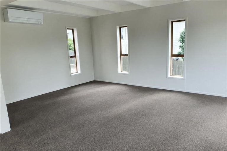 Photo of property in 54 Makora Road, Massey, Auckland, 0614