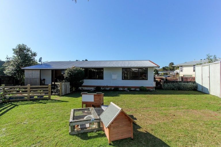 Photo of property in 77 Riversdale Drive, Merrilands, New Plymouth, 4312