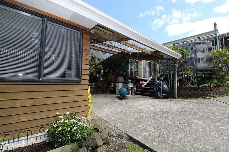 Photo of property in 88 Glendale Road, Glen Eden, Auckland, 0602