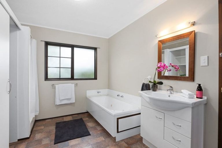 Photo of property in 220 South Road, Caversham, Dunedin, 9012