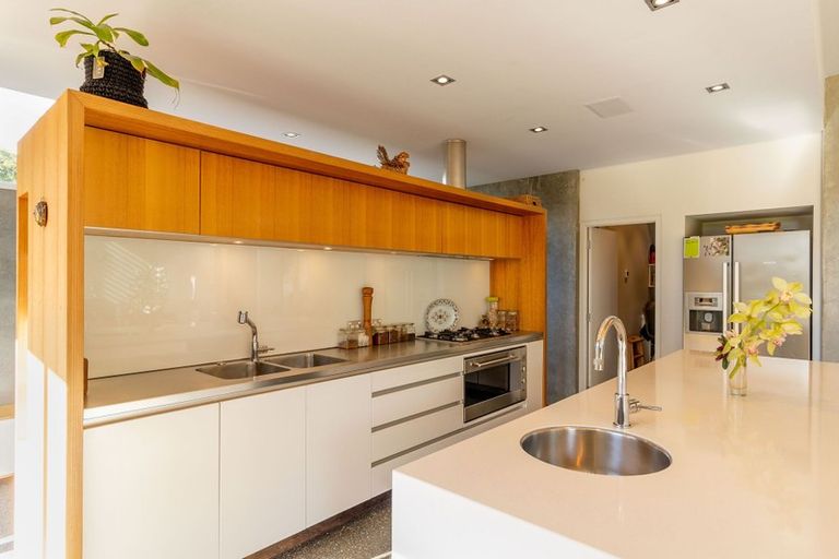 Photo of property in 27 Examiner Street, Nelson, 7010